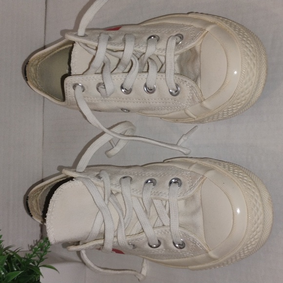 Comme des Garcons x Converse Sneakers. Cream and Red color Womens size 6. Mens 4 - Picture 2 of 12